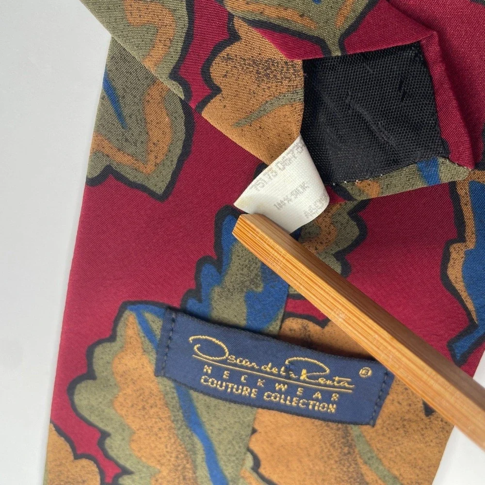 Oscar‎ de la Renta Couture Collection Red Silk Tie Leaf Designer Artistic Fall